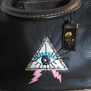Coach Rogue pyramid